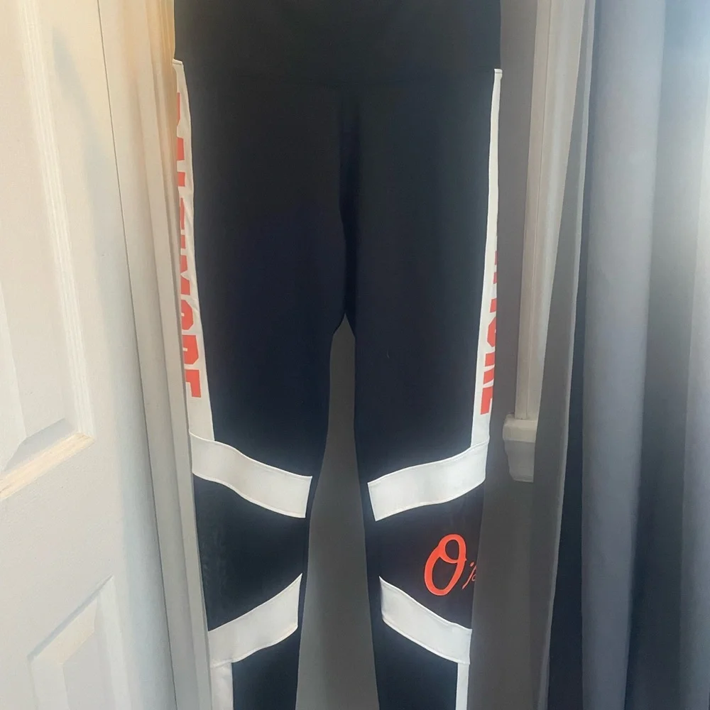 Baltimore Orioles PINK Victorias Secre Black Athletic Leggings with Orange Logos - Picture 2 of 6